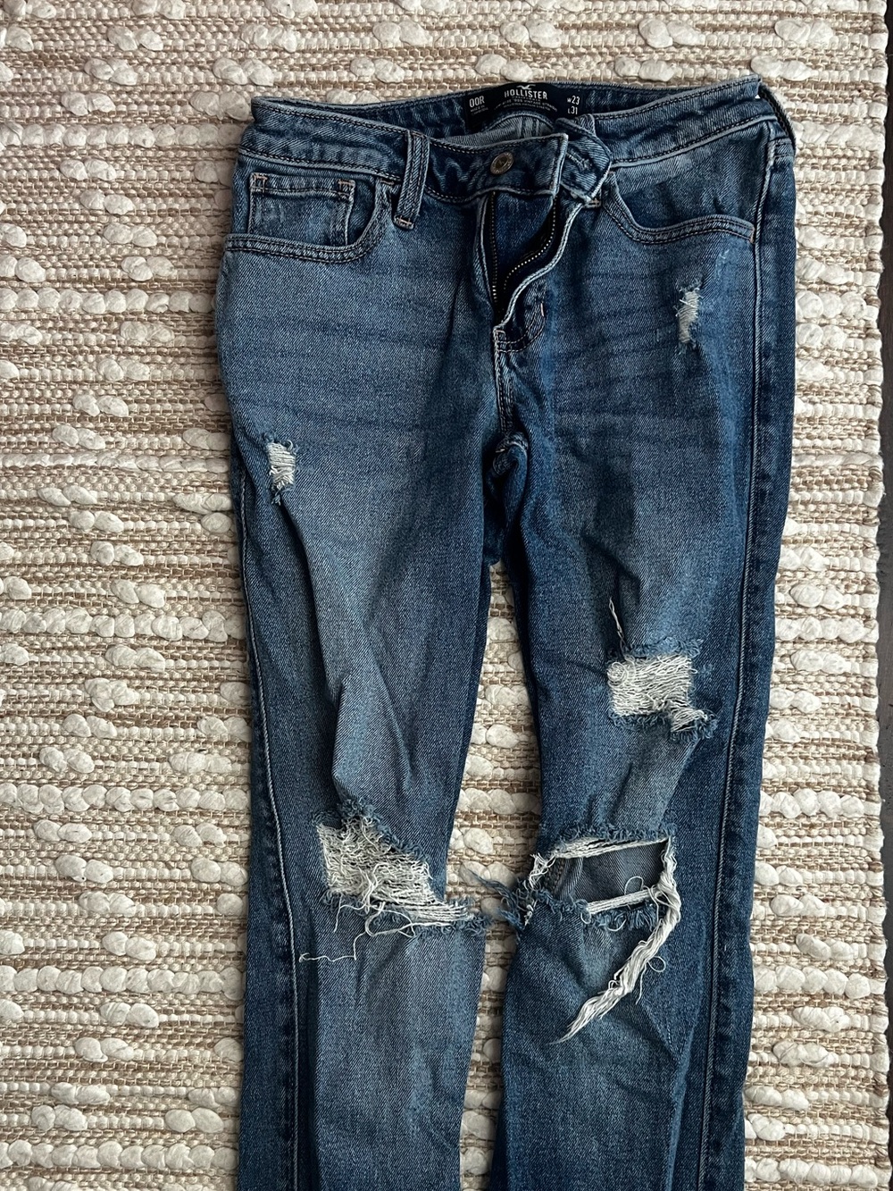 Hollister Medium Dark Blue Distressed Low-Rise 90s Vintage Straight StretchJeans